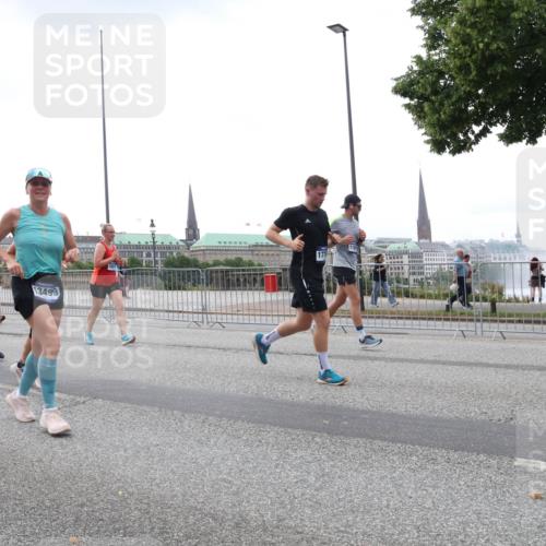 29.06.2025 - hella hamburg halbmarathon Lena Gebhardt http://msf.ph/oto/8276612 29.06.2025 10:46:26 Lombardsbrücke 1371, 1375, 1429, 1465, 1532, 1608, 1837, 1867, 1868, 2398, 2423, 2500, 2697, 2773, 2813, 2951, 3410, 3469, 3734, 4119, 4202, 4223, 4296, 4355, 4448, 4604, 5697, 5703, 5769, 5770, 5854, 5892, 6068, 6124, 6161, 6392, 7303, 7364, 7368, 7374, 7767, 7894, 7960, 7983, 8047, 8477, 8551, 8700, 9129, 9337, 9426, 9445, 9691, 10153, 10230, 11358, 11361, 11876, 11910, 12298, 12333, 12507, 12522, 13969, 14261, 15852, 16882, 16987 meine-sportfotos.de