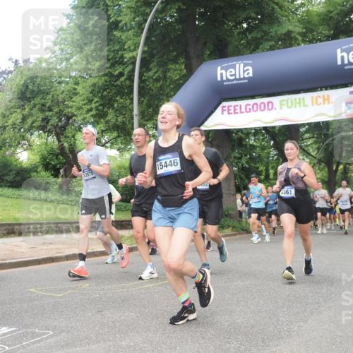 29.06.2025 - hella hamburg halbmarathon KatJ http://msf.ph/oto/8276613 29.06.2025 10:40:19 Zwischen KM18-KM19 1151, 1258, 2082, 3952, 4029, 5907, 8361 meine-sportfotos.de