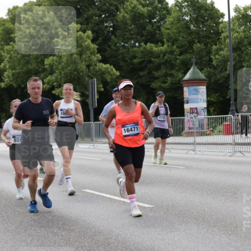 29.06.2025 - hella hamburg halbmarathon Jannik Wohlers http://msf.ph/oto/8276689 29.06.2025 10:34:32 Lombardsbrücke 1284, 1849, 2355, 3130, 3409, 4884, 6310, 6335, 6379, 6397, 7020, 7299, 8369, 8793, 9122, 9248, 10358, 10464, 10606, 11122, 11646, 12019, 12236, 12382, 12555, 12764, 13416, 13471, 13473, 13623, 13829, 14273, 14527, 15226, 15380, 15488, 15732, 15984, 16471, 16778, 17344 meine-sportfotos.de