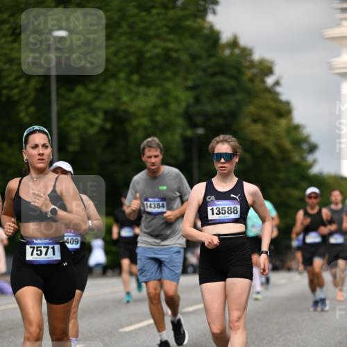 29.06.2025 - hella hamburg halbmarathon Dr. Thomas Lammeyer http://msf.ph/oto/8276694 29.06.2025 10:15:38 Kennedybrücke 1062, 1166, 1992, 2661, 4227, 5254, 5990, 5991, 7474, 7571, 8368, 9169, 9191, 10042, 10428 meine-sportfotos.de