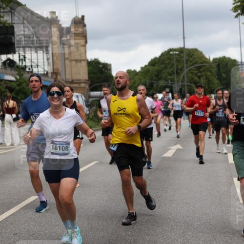29.06.2025 - hella hamburg halbmarathon Yannick Fuchs http://msf.ph/oto/8276732 29.06.2025 10:49:27 20KM 1120, 1143, 1179, 1193, 1834, 2612, 3037, 3058, 3256, 3668, 4249, 4897, 5021, 5643, 5672, 6569, 6591, 6924, 7147, 7221, 7594, 7976, 8573, 8691, 10188, 10582, 11231, 12248, 12544, 12545, 13234, 13236, 13470, 14365, 14750, 14909, 15184, 15300, 15484, 15584, 15818, 15884, 16108, 16176, 16213, 16334, 16521, 16609, 17133, 17259, 17603, 17640, 17642, 17734, 17940, 18064, 18190, 18290, 19047 meine-sportfotos.de