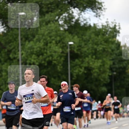 29.06.2025 - hella hamburg halbmarathon Dr. Thomas Lammeyer http://msf.ph/oto/8276761 29.06.2025 10:36:28 Kennedybrücke 1292, 1640, 1987, 2268, 2349, 2943, 3022, 3239, 3365, 3707, 3751, 3752, 3778, 4314, 4365, 4605, 4857, 5601, 5658, 5743, 5783, 5871, 5941, 6218, 6228, 6252, 6312, 6315, 6642, 7239, 7344, 7387, 7468, 7535, 7570, 7695, 8072, 8073, 8124, 8127, 8303, 8625, 9125, 9188, 9206, 10013, 10111, 10248, 10354, 10828, 10924, 11168, 11205, 11225, 11248, 11362 meine-sportfotos.de
