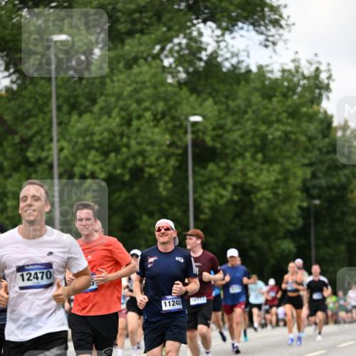 29.06.2025 - hella hamburg halbmarathon Dr. Thomas Lammeyer http://msf.ph/oto/8276794 29.06.2025 10:36:29 Kennedybrücke 1292, 1640, 1987, 2268, 2349, 2943, 3022, 3239, 3365, 3707, 3751, 3752, 3778, 4314, 4365, 4605, 4857, 5601, 5658, 5743, 5783, 5871, 5941, 6218, 6228, 6252, 6312, 6315, 6642, 7239, 7387, 7468, 7535, 7570, 7695, 7789, 8072, 8073, 8124, 8127, 8303, 8625, 8914, 9125, 9188, 9206, 9765, 10013, 10111, 10248, 10354, 10828, 10924, 11168, 11205, 11225, 11248, 11362 meine-sportfotos.de