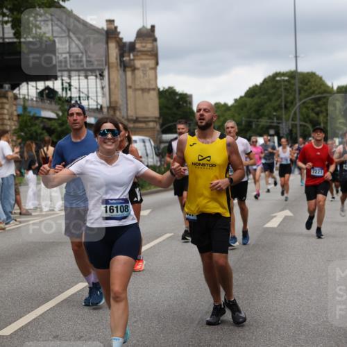 29.06.2025 - hella hamburg halbmarathon Yannick Fuchs http://msf.ph/oto/8276824 29.06.2025 10:49:27 20KM 1120, 1143, 1179, 1193, 1834, 2612, 3037, 3058, 3256, 3668, 4249, 4897, 5021, 5643, 5672, 6569, 6591, 6924, 7147, 7221, 7594, 7976, 8573, 8691, 10188, 10582, 11231, 12248, 12544, 12545, 13234, 13236, 13470, 14365, 14750, 14909, 15184, 15300, 15484, 15584, 15818, 15884, 16108, 16176, 16213, 16334, 16521, 16609, 17133, 17259, 17603, 17640, 17642, 17734, 17940, 18064, 18190, 18290, 19047 meine-sportfotos.de