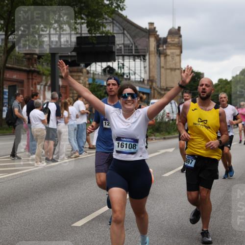 29.06.2025 - hella hamburg halbmarathon Yannick Fuchs http://msf.ph/oto/8276873 29.06.2025 10:49:28 20KM 1120, 1143, 1179, 1193, 1834, 2612, 3037, 3058, 3256, 3668, 4249, 4897, 5021, 5643, 5672, 6569, 6591, 6924, 7147, 7221, 7594, 7976, 8573, 8691, 10188, 10582, 11231, 12248, 12544, 12545, 13234, 13236, 13470, 14365, 14750, 15184, 15300, 15484, 15584, 15818, 15884, 16108, 16176, 16213, 16334, 16521, 16609, 17133, 17259, 17603, 17640, 17642, 17734, 17940, 18064, 18290, 18741, 19047 meine-sportfotos.de