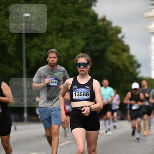 29.06.2025 - hella hamburg halbmarathon Dr. Thomas Lammeyer http://msf.ph/oto/8276878 29.06.2025 10:15:39 Kennedybrücke 1062, 1166, 1992, 2661, 4227, 5254, 5990, 5991, 7474, 7571, 8368, 9169, 9191, 10042, 10428 meine-sportfotos.de