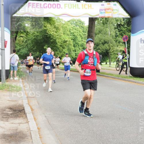 29.06.2025 - hella hamburg halbmarathon MichiJ http://msf.ph/oto/8276932 29.06.2025 10:31:48 Zwischen KM18-KM19 3437, 7185, 10237, 10669, 12723, 12776, 14849, 16697, 16997, 17251, 18650, 18678, 19038, 19051 meine-sportfotos.de