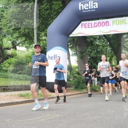 29.06.2025 - hella hamburg halbmarathon KatJ http://msf.ph/oto/8277036 29.06.2025 10:40:22 Zwischen KM18-KM19 1151, 2082, 5907, 6511, 6512, 7177, 7274, 8361 meine-sportfotos.de