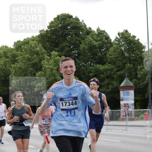 29.06.2025 - hella hamburg halbmarathon Jannik Wohlers http://msf.ph/oto/8277043 29.06.2025 10:34:36 Lombardsbrücke 1284, 1497, 1849, 2355, 3409, 4564, 4884, 6310, 6335, 6379, 6397, 6803, 7299, 8369, 8793, 9248, 10358, 10464, 10606, 11646, 12019, 12236, 12555, 12764, 13471, 13473, 13537, 13623, 13829, 14527, 15226, 15405, 15488, 15732, 15984, 16471, 16778, 17344 meine-sportfotos.de