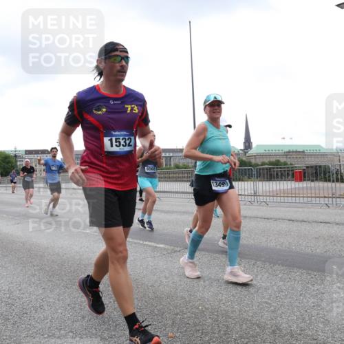 29.06.2025 - hella hamburg halbmarathon Lena Gebhardt http://msf.ph/oto/8277128 29.06.2025 10:46:27 Lombardsbrücke 1371, 1375, 1429, 1465, 1532, 1608, 1837, 1867, 1868, 1999, 2423, 2500, 2697, 2773, 2813, 2951, 3410, 3469, 3734, 4119, 4202, 4223, 4296, 4355, 4448, 4604, 5697, 5703, 5769, 5770, 5854, 5892, 6068, 6124, 6161, 6392, 7303, 7364, 7368, 7374, 7767, 7894, 7960, 7983, 8047, 8477, 8551, 8700, 9129, 9337, 9426, 9445, 9691, 10153, 10230, 11358, 11361, 11876, 11910, 12298, 12333, 12507, 12522, 13969, 14261, 15852, 16882, 16987 meine-sportfotos.de