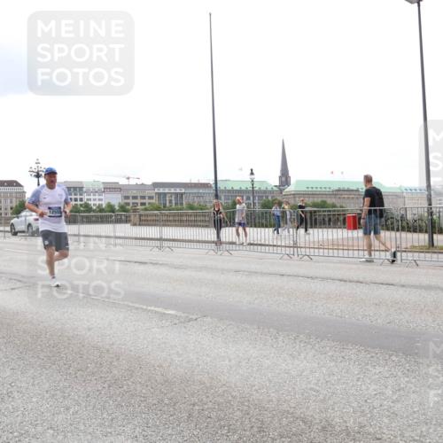 29.06.2025 - hella hamburg halbmarathon Lena Gebhardt http://msf.ph/oto/8277186 29.06.2025 10:35:05 Lombardsbrücke 12555, 1025, 1284, 1497, 1717, 1849, 2198, 2355, 2376, 2751, 3130, 3409, 3420, 3828, 3958, 4564, 4884, 5027, 5453, 5531, 6029, 6189, 6310, 6335, 6365, 6379, 6397, 6471, 6803, 6843, 6859, 7020, 7267, 7299, 7386, 7927, 8296, 8369, 8793, 9122, 9164, 9248, 9448, 9514, 10335, 10358, 10393, 10464, 10531, 10606, 11122, 11233, 11245, 11320, 11359, 11565, 11646, 11886, 12019, 12062, 12164, 12236, 12326, 12382, 12764, 15477, 16311 meine-sportfotos.de