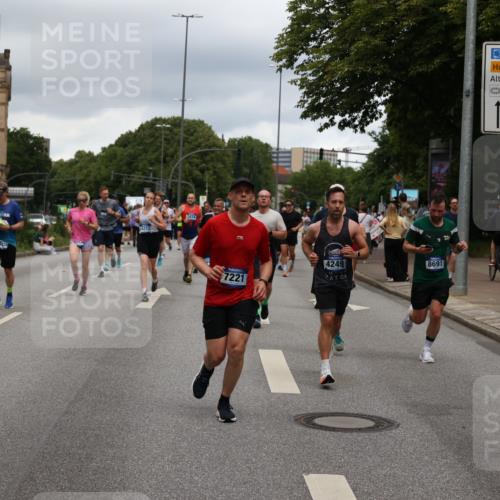 29.06.2025 - hella hamburg halbmarathon Yannick Fuchs http://msf.ph/oto/8277244 29.06.2025 10:49:30 20KM 1120, 1143, 1179, 1193, 1834, 2612, 3037, 3058, 3668, 4249, 4897, 5021, 5643, 5672, 6569, 6591, 6924, 7147, 7221, 7594, 7976, 8573, 8691, 10188, 10582, 11039, 11231, 12248, 12544, 12545, 13234, 13236, 13470, 14365, 14750, 15184, 15300, 15484, 15584, 15818, 15884, 16108, 16176, 16213, 16334, 16401, 16521, 16609, 16786, 17133, 17259, 17603, 17640, 17642, 17734, 17940, 18064, 18290, 18741, 18746, 18835, 19047, 19120 meine-sportfotos.de