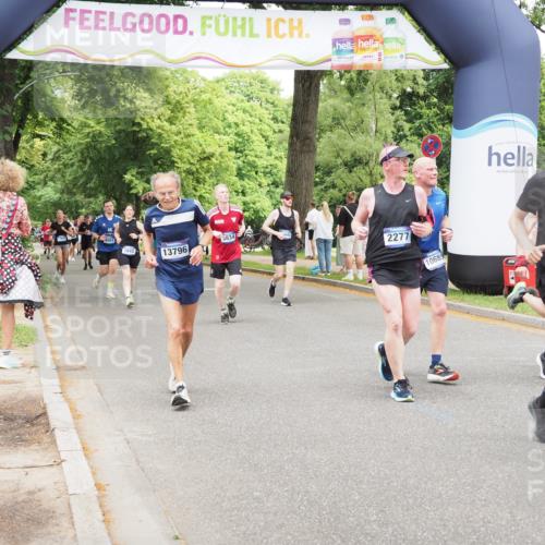 29.06.2025 - hella hamburg halbmarathon MichiJ http://msf.ph/oto/8277252 29.06.2025 10:57:09 Zwischen KM18-KM19 2055, 2277, 3834, 3844, 5845, 8755, 10685, 11271, 12521, 13796, 14404 meine-sportfotos.de