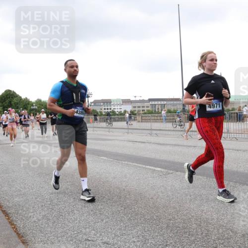 29.06.2025 - hella hamburg halbmarathon Lena Gebhardt http://msf.ph/oto/8277266 29.06.2025 10:54:45 Lombardsbrücke 244, 4971, 4386, 1198, 1822, 1949, 2084, 2244, 2532, 2566, 2586, 2632, 3002, 3364, 3761, 3795, 3857, 4191, 4192, 4720, 4971, 5157, 5185, 5216, 5309, 5392, 5500, 5727, 5882, 5933, 5993, 6023, 6279, 6839, 6982, 7670, 7986, 8012, 8186, 8801, 8803, 9130, 9521, 9596, 10109, 10331, 10471, 10686, 11033, 11226, 11287, 11354, 11567, 11569, 12240, 12268, 12270, 12930, 13272, 13283, 13944, 13945, 13979, 13980 meine-sportfotos.de