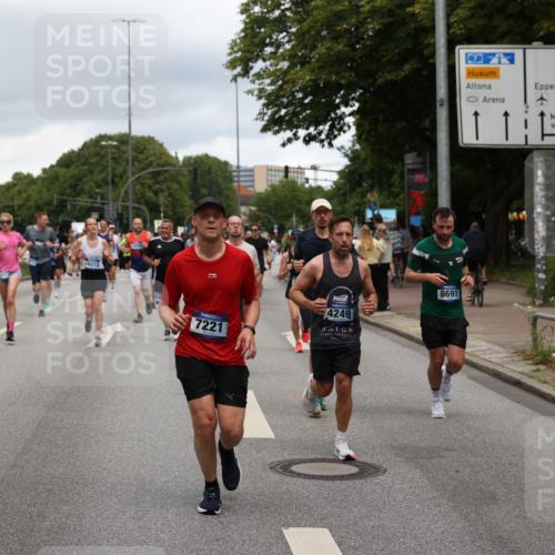 29.06.2025 - hella hamburg halbmarathon Yannick Fuchs http://msf.ph/oto/8277288 29.06.2025 10:49:30 20KM 1120, 1143, 1179, 1193, 1834, 2612, 3037, 3058, 3668, 4249, 4897, 5021, 5643, 5672, 6569, 6591, 6924, 7147, 7221, 7594, 7976, 8573, 8691, 10188, 10582, 11039, 11231, 12248, 12544, 12545, 13234, 13236, 13470, 14365, 14750, 15184, 15300, 15484, 15584, 15818, 15884, 16108, 16176, 16213, 16334, 16401, 16521, 16609, 16786, 17133, 17259, 17603, 17640, 17642, 17734, 17940, 18064, 18290, 18741, 18746, 18835, 19047, 19120 meine-sportfotos.de