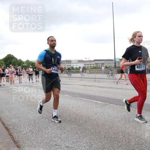 29.06.2025 - hella hamburg halbmarathon Lena Gebhardt http://msf.ph/oto/8277314 29.06.2025 10:54:45 Lombardsbrücke 14386, 4971, 1198, 1822, 1949, 2084, 2244, 2532, 2566, 2586, 2632, 3002, 3364, 3761, 3795, 3857, 4191, 4192, 4720, 4971, 5157, 5185, 5216, 5309, 5392, 5500, 5727, 5882, 5933, 5993, 6023, 6279, 6839, 6982, 7670, 7986, 8012, 8186, 8801, 8803, 9130, 9521, 9596, 10109, 10331, 10471, 10686, 11033, 11226, 11287, 11354, 11567, 11569, 12240, 12268, 12270, 12930, 13272, 13283, 13944, 13945, 13979, 13980 meine-sportfotos.de