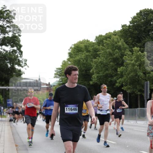 29.06.2025 - hella hamburg halbmarathon Jannik Wohlers http://msf.ph/oto/8277321 29.06.2025 10:34:37 Lombardsbrücke 1284, 1497, 1849, 2355, 3409, 4564, 4884, 5027, 6310, 6335, 6379, 6397, 6803, 7267, 7299, 8369, 8793, 9248, 10358, 10464, 10606, 11646, 12019, 12236, 12555, 12764, 13537, 13623, 13829, 14527, 15226, 15405, 15488, 15732, 15984, 16471, 16778, 16860, 17344 meine-sportfotos.de