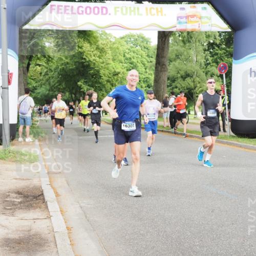 29.06.2025 - hella hamburg halbmarathon MichiJ http://msf.ph/oto/8277466 29.06.2025 10:31:50 Zwischen KM18-KM19 3437, 7185, 10237, 11778, 12723, 12776, 14849, 16301, 16997, 18678, 19038, 19051 meine-sportfotos.de