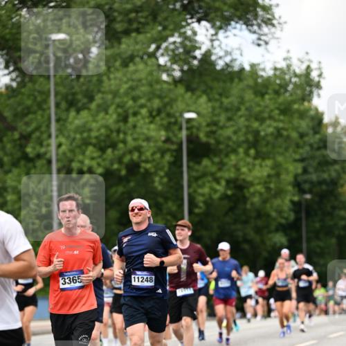 29.06.2025 - hella hamburg halbmarathon Dr. Thomas Lammeyer http://msf.ph/oto/8277475 29.06.2025 10:36:29 Kennedybrücke 1292, 1640, 1987, 2268, 2349, 2943, 3022, 3239, 3365, 3707, 3751, 3752, 3778, 4314, 4365, 4605, 4857, 5601, 5658, 5743, 5783, 5871, 5941, 6218, 6228, 6252, 6312, 6315, 6642, 7239, 7387, 7468, 7535, 7570, 7695, 7789, 8072, 8073, 8124, 8127, 8303, 8625, 8914, 9125, 9188, 9206, 9765, 10013, 10111, 10248, 10354, 10828, 10924, 11168, 11205, 11225, 11248, 11362 meine-sportfotos.de