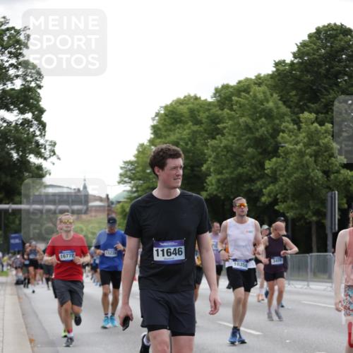 29.06.2025 - hella hamburg halbmarathon Jannik Wohlers http://msf.ph/oto/8277493 29.06.2025 10:34:37 Lombardsbrücke 1284, 1497, 1849, 2355, 3409, 4564, 4884, 5027, 6310, 6335, 6379, 6397, 6803, 7267, 7299, 8369, 8793, 9248, 10358, 10464, 10606, 11646, 12019, 12236, 12555, 12764, 13537, 13623, 13829, 14527, 15226, 15405, 15488, 15732, 15984, 16471, 16778, 16860, 17344 meine-sportfotos.de