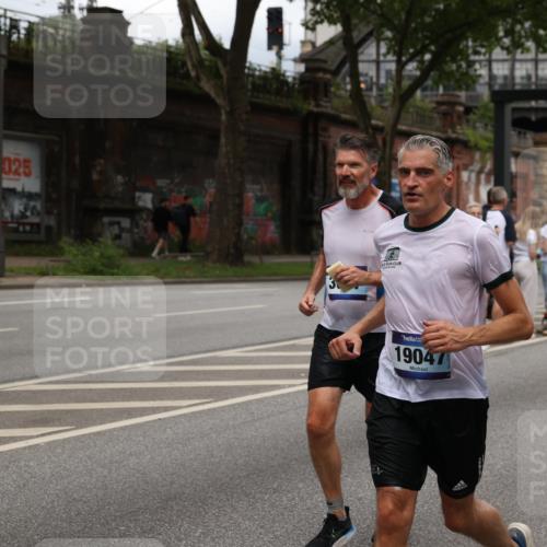 29.06.2025 - hella hamburg halbmarathon Yannick Fuchs http://msf.ph/oto/8277497 29.06.2025 10:49:31 20KM 1120, 1143, 1179, 1193, 1834, 2612, 3037, 3058, 3668, 4249, 4897, 5643, 5672, 6569, 6591, 6924, 7147, 7221, 7594, 7976, 8573, 8691, 10188, 10582, 11039, 11231, 12248, 12544, 12545, 13234, 13236, 13470, 14365, 15184, 15300, 15484, 15584, 15818, 15884, 16108, 16176, 16213, 16334, 16401, 16521, 16609, 16786, 17133, 17259, 17603, 17615, 17640, 17642, 17734, 17940, 18064, 18290, 18741, 18746, 18835, 19047, 19120 meine-sportfotos.de