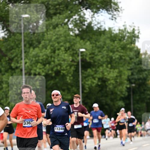 29.06.2025 - hella hamburg halbmarathon Dr. Thomas Lammeyer http://msf.ph/oto/8277509 29.06.2025 10:36:29 Kennedybrücke 1292, 1640, 1987, 2268, 2349, 2943, 3022, 3239, 3365, 3707, 3751, 3752, 3778, 4314, 4365, 4605, 4857, 5601, 5658, 5743, 5783, 5871, 5941, 6218, 6228, 6252, 6312, 6315, 6642, 7239, 7387, 7468, 7535, 7570, 7695, 7789, 8072, 8073, 8124, 8127, 8303, 8625, 8914, 9125, 9188, 9206, 9765, 10013, 10111, 10248, 10354, 10828, 10924, 11168, 11205, 11225, 11248, 11362 meine-sportfotos.de