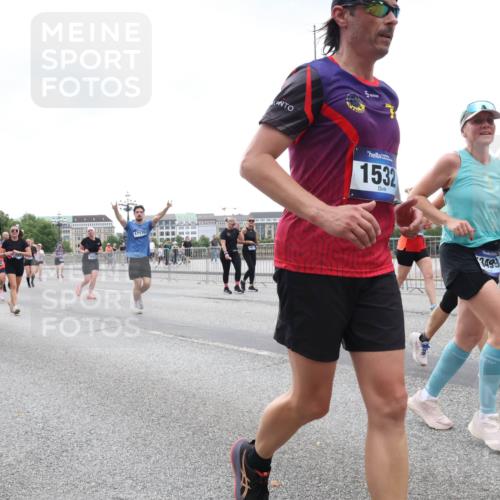29.06.2025 - hella hamburg halbmarathon Lena Gebhardt http://msf.ph/oto/8277525 29.06.2025 10:46:27 Lombardsbrücke 1371, 1375, 1429, 1465, 1532, 1608, 1837, 1867, 1868, 1999, 2423, 2500, 2697, 2773, 2813, 2951, 3410, 3469, 3734, 4119, 4202, 4223, 4296, 4355, 4448, 4604, 5697, 5703, 5769, 5770, 5854, 5892, 6068, 6124, 6161, 6392, 7303, 7364, 7368, 7374, 7767, 7894, 7960, 7983, 8047, 8477, 8551, 8700, 9129, 9337, 9426, 9445, 9691, 10153, 10230, 11358, 11361, 11876, 11910, 12298, 12333, 12507, 12522, 13969, 14261, 15852, 16882, 16987 meine-sportfotos.de