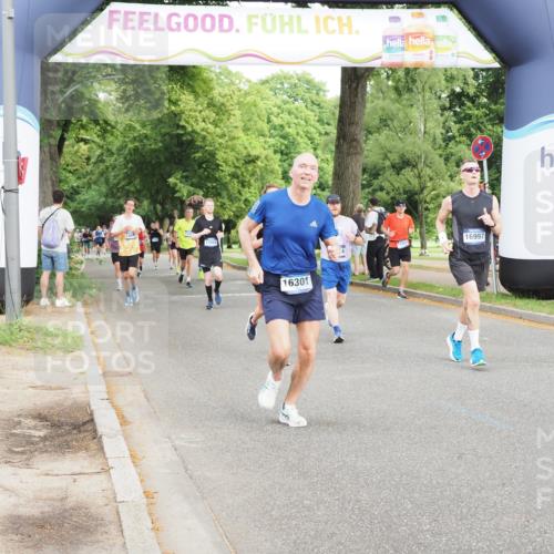 29.06.2025 - hella hamburg halbmarathon MichiJ http://msf.ph/oto/8277529 29.06.2025 10:31:50 Zwischen KM18-KM19 3437, 7185, 10237, 11778, 12723, 12776, 14849, 16301, 16997, 18678, 19038, 19051 meine-sportfotos.de