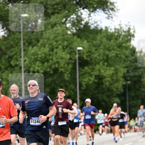 29.06.2025 - hella hamburg halbmarathon Dr. Thomas Lammeyer http://msf.ph/oto/8277575 29.06.2025 10:36:30 Kennedybrücke 1292, 1640, 1987, 2268, 2349, 2943, 3022, 3239, 3365, 3707, 3751, 3778, 4314, 4365, 4605, 4857, 5601, 5658, 5743, 5783, 5871, 5941, 6218, 6228, 6252, 6312, 6315, 6642, 7239, 7387, 7468, 7535, 7789, 8072, 8073, 8124, 8127, 8303, 8625, 8840, 8914, 9010, 9125, 9188, 9206, 9765, 10013, 10111, 10248, 10354, 10624, 10828, 10924, 11168, 11205, 11225, 11248, 11362 meine-sportfotos.de