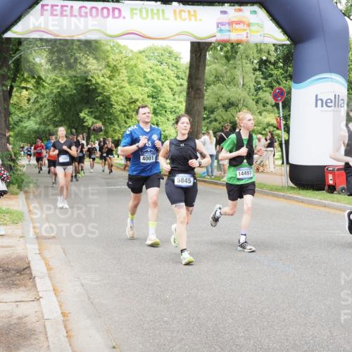 29.06.2025 - hella hamburg halbmarathon MichiJ http://msf.ph/oto/8277579 29.06.2025 10:57:13 Zwischen KM18-KM19 2277, 3834, 5845, 8755, 10685, 11271, 13796, 14404, 14497, 16441 meine-sportfotos.de