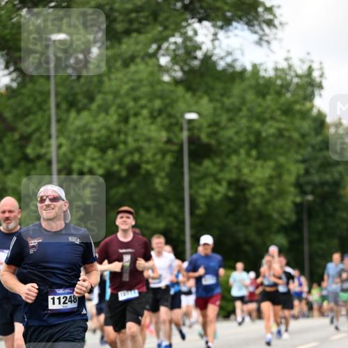 29.06.2025 - hella hamburg halbmarathon Dr. Thomas Lammeyer http://msf.ph/oto/8277612 29.06.2025 10:36:30 Kennedybrücke 1292, 1640, 1987, 2268, 2349, 2943, 3022, 3239, 3365, 3707, 3751, 3778, 4314, 4365, 4605, 4857, 5601, 5658, 5743, 5783, 5871, 5941, 6218, 6228, 6252, 6312, 6315, 6642, 7239, 7387, 7468, 7535, 7789, 8072, 8073, 8124, 8127, 8303, 8625, 8840, 8914, 9010, 9125, 9188, 9206, 9765, 10013, 10111, 10248, 10354, 10624, 10828, 10924, 11168, 11205, 11225, 11248, 11362 meine-sportfotos.de