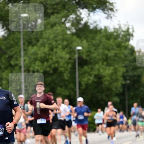 29.06.2025 - hella hamburg halbmarathon Dr. Thomas Lammeyer http://msf.ph/oto/8277642 29.06.2025 10:36:31 Kennedybrücke 1292, 1640, 1987, 2268, 2349, 2943, 3022, 3239, 3365, 3707, 3751, 3778, 4314, 4365, 4605, 4857, 5601, 5658, 5783, 5871, 5941, 6218, 6228, 6252, 6312, 6315, 6642, 7239, 7387, 7468, 7535, 7789, 8072, 8073, 8124, 8127, 8303, 8625, 8840, 8914, 9010, 9125, 9188, 9206, 9765, 10013, 10111, 10248, 10354, 10470, 10624, 10828, 10924, 11168, 11205, 11225, 11248, 11362 meine-sportfotos.de