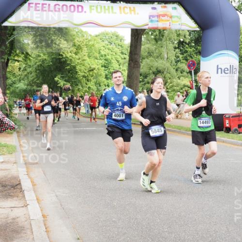 29.06.2025 - hella hamburg halbmarathon MichiJ http://msf.ph/oto/8277648 29.06.2025 10:57:13 Zwischen KM18-KM19 2277, 3834, 5845, 8755, 10685, 11271, 13796, 14404, 14497, 16441 meine-sportfotos.de