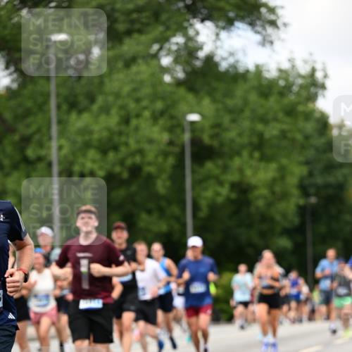 29.06.2025 - hella hamburg halbmarathon Dr. Thomas Lammeyer http://msf.ph/oto/8277656 29.06.2025 10:36:31 Kennedybrücke 1292, 1640, 1987, 2268, 2349, 2943, 3022, 3239, 3365, 3707, 3751, 3778, 4314, 4365, 4605, 4857, 5601, 5658, 5783, 5871, 5941, 6218, 6228, 6252, 6312, 6315, 6642, 7239, 7387, 7468, 7535, 7789, 8072, 8073, 8124, 8127, 8303, 8625, 8840, 8914, 9010, 9125, 9188, 9206, 9765, 10013, 10111, 10248, 10354, 10470, 10624, 10828, 10924, 11168, 11205, 11225, 11248, 11362 meine-sportfotos.de