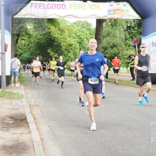 29.06.2025 - hella hamburg halbmarathon MichiJ http://msf.ph/oto/8277665 29.06.2025 10:31:50 Zwischen KM18-KM19 3437, 7185, 10237, 11778, 12723, 12776, 14849, 16301, 16997, 18678, 19038, 19051 meine-sportfotos.de