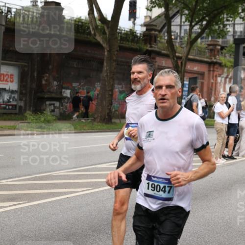 29.06.2025 - hella hamburg halbmarathon Yannick Fuchs http://msf.ph/oto/8277682 29.06.2025 10:49:31 20KM 1120, 1143, 1179, 1193, 1834, 2612, 3037, 3058, 3668, 4249, 4897, 5643, 5672, 6569, 6591, 6924, 7147, 7221, 7594, 7976, 8573, 8691, 10188, 10582, 11039, 11231, 12248, 12544, 12545, 13234, 13236, 13470, 14365, 15184, 15300, 15484, 15584, 15818, 15884, 16108, 16176, 16213, 16334, 16401, 16521, 16609, 16786, 17133, 17259, 17603, 17615, 17640, 17642, 17734, 17940, 18064, 18290, 18741, 18746, 18835, 19047, 19120 meine-sportfotos.de