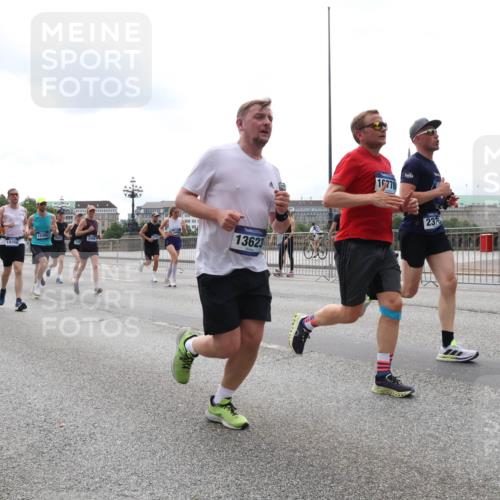 29.06.2025 - hella hamburg halbmarathon Lena Gebhardt http://msf.ph/oto/8277708 29.06.2025 10:35:09 Lombardsbrücke 15732, 16010, 15405, 6403, 3409, 10358, 149, 13623, 10778, 2316, 1284, 1497, 1717, 1821, 1849, 2198, 2355, 2376, 2751, 3130, 3409, 3828, 3958, 4564, 4703, 4704, 4884, 5027, 5453, 5531, 5793, 6029, 6189, 6310, 6335, 6365, 6379, 6397, 6471, 6803, 6859, 7020, 7267, 7299, 7927, 8249, 8296, 8369, 8793, 9122, 9248, 9514, 10358, 10393, 10464, 10531, 10565, 10606, 11122, 11233, 11245, 11320, 11359, 11565, 11646, 11838, 11839, 11886, 12019, 12062, 12236, 12326, 12382, 12764 meine-sportfotos.de