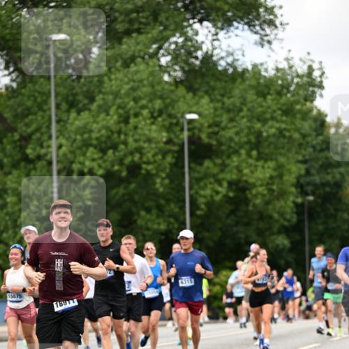 29.06.2025 - hella hamburg halbmarathon Dr. Thomas Lammeyer http://msf.ph/oto/8277717 29.06.2025 10:36:31 Kennedybrücke 1292, 1640, 1987, 2268, 2349, 2943, 3022, 3239, 3365, 3707, 3751, 3778, 4314, 4365, 4605, 4857, 5601, 5658, 5783, 5871, 5941, 6218, 6228, 6252, 6312, 6315, 6642, 7239, 7387, 7468, 7535, 7789, 8072, 8073, 8124, 8127, 8303, 8625, 8840, 8914, 9010, 9125, 9188, 9206, 9765, 10013, 10111, 10248, 10354, 10470, 10624, 10828, 10924, 11168, 11205, 11225, 11248, 11362 meine-sportfotos.de