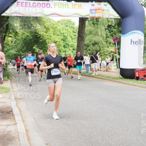 29.06.2025 - hella hamburg halbmarathon MichiJ http://msf.ph/oto/8277763 29.06.2025 10:57:15 Zwischen KM18-KM19 1527, 2277, 3834, 5845, 14404, 14497, 16441, 17847 meine-sportfotos.de