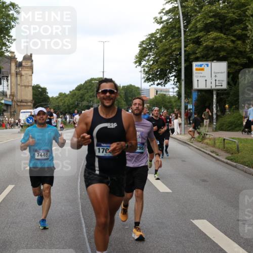 29.06.2025 - hella hamburg halbmarathon Yannick Fuchs http://msf.ph/oto/8277767 29.06.2025 10:37:18 20KM 1353, 1675, 1735, 2653, 4229, 4235, 5011, 5124, 5477, 7035, 7448, 7734, 7865, 9364, 9371, 9534, 9833, 10216, 10469, 11907, 12839, 13746, 14226, 14447, 14560, 14813, 15095, 15255, 15297, 15301, 15328, 15535, 15851, 16295, 16333, 16677, 17000, 17177, 17733, 17911, 18004, 18275, 18304, 18559, 18632, 18659, 18680, 18987 meine-sportfotos.de