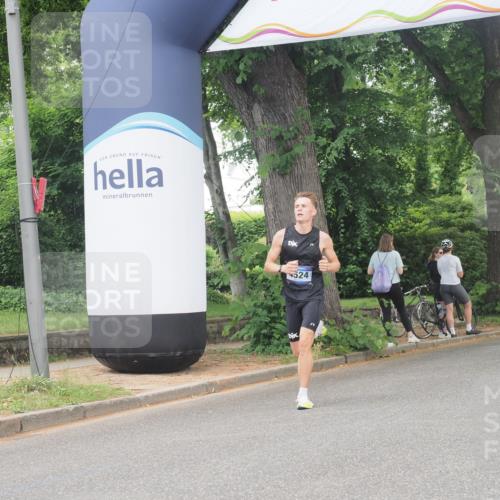 29.06.2025 - hella hamburg halbmarathon KatJ http://msf.ph/oto/8277789 29.06.2025 10:09:57 Zwischen KM18-KM19 53, 2144, 6380 meine-sportfotos.de