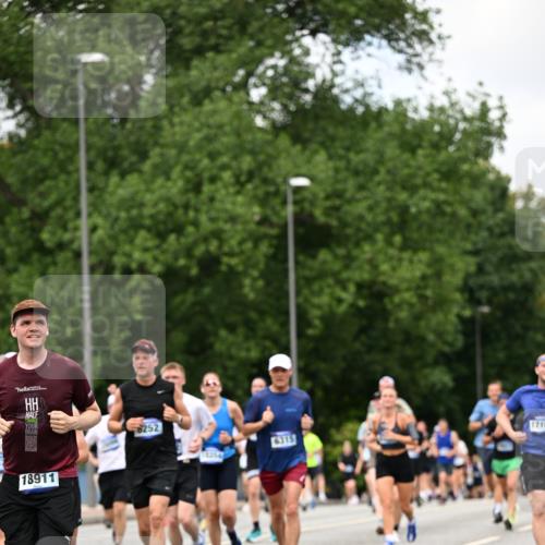 29.06.2025 - hella hamburg halbmarathon Dr. Thomas Lammeyer http://msf.ph/oto/8277801 29.06.2025 10:36:32 Kennedybrücke 1292, 1640, 1987, 2268, 2349, 2943, 3022, 3239, 3365, 3707, 3751, 3778, 4365, 4605, 4857, 5658, 5783, 5871, 5941, 6218, 6228, 6252, 6312, 6315, 6642, 7239, 7387, 7468, 7535, 7789, 8072, 8073, 8124, 8127, 8303, 8625, 8840, 8914, 9010, 9125, 9188, 9206, 9765, 10013, 10111, 10248, 10354, 10470, 10624, 10828, 10924, 11168, 11205, 11225, 11248, 11362 meine-sportfotos.de
