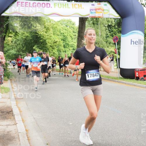 29.06.2025 - hella hamburg halbmarathon MichiJ http://msf.ph/oto/8277821 29.06.2025 10:57:16 Zwischen KM18-KM19 1527, 2277, 3834, 5845, 14497, 16208, 16441, 17847 meine-sportfotos.de