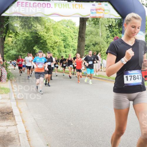 29.06.2025 - hella hamburg halbmarathon MichiJ http://msf.ph/oto/8277859 29.06.2025 10:57:16 Zwischen KM18-KM19 1527, 2277, 3834, 5845, 14497, 16208, 16441, 17847 meine-sportfotos.de
