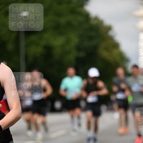29.06.2025 - hella hamburg halbmarathon Dr. Thomas Lammeyer http://msf.ph/oto/8277893 29.06.2025 10:15:42 Kennedybrücke 1062, 1166, 1790, 1992, 2661, 3837, 4227, 5254, 5990, 5991, 7370, 7474, 7571, 8368, 9191, 9254, 10042, 10428 meine-sportfotos.de