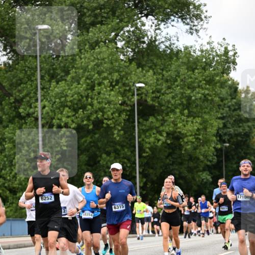 29.06.2025 - hella hamburg halbmarathon Dr. Thomas Lammeyer http://msf.ph/oto/8277902 29.06.2025 10:36:32 Kennedybrücke 1292, 1640, 1987, 2268, 2349, 2943, 3022, 3239, 3365, 3707, 3751, 3778, 4365, 4605, 4857, 5658, 5783, 5871, 5941, 6218, 6228, 6252, 6312, 6315, 6642, 7239, 7387, 7468, 7535, 7789, 8072, 8073, 8124, 8127, 8303, 8625, 8840, 8914, 9010, 9125, 9188, 9206, 9765, 10013, 10111, 10248, 10354, 10470, 10624, 10828, 10924, 11168, 11205, 11225, 11248, 11362 meine-sportfotos.de