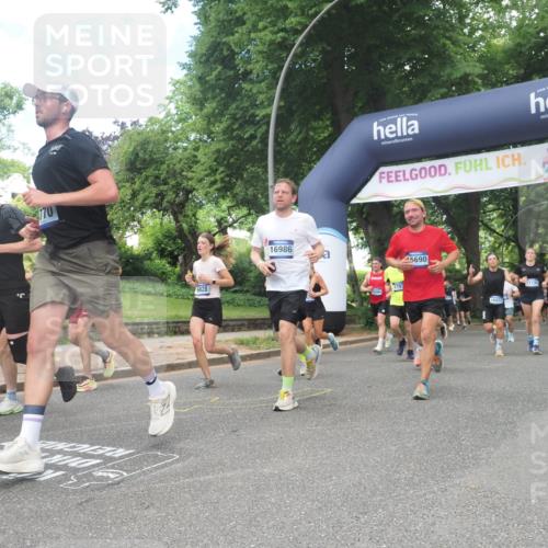 29.06.2025 - hella hamburg halbmarathon KatJ http://msf.ph/oto/8277906 29.06.2025 10:40:27 Zwischen KM18-KM19 1061, 1499, 1549, 2074, 2082, 4770, 6511, 6512, 6628, 6897, 7177, 7274 meine-sportfotos.de
