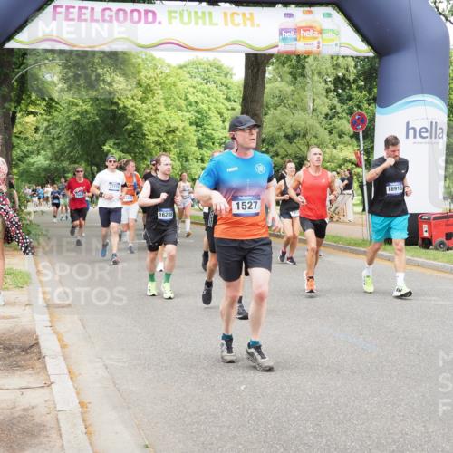 29.06.2025 - hella hamburg halbmarathon MichiJ http://msf.ph/oto/8277916 29.06.2025 10:57:18 Zwischen KM18-KM19 1173, 1527, 3729, 14497, 16208, 16441, 17731, 17847, 18913 meine-sportfotos.de