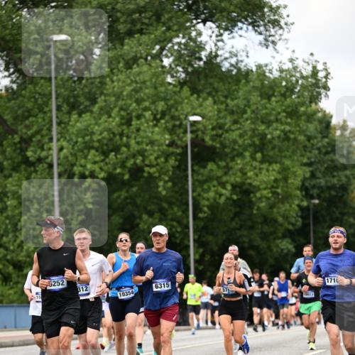 29.06.2025 - hella hamburg halbmarathon Dr. Thomas Lammeyer http://msf.ph/oto/8277923 29.06.2025 10:36:32 Kennedybrücke 1292, 1640, 1987, 2268, 2349, 2943, 3022, 3239, 3365, 3707, 3751, 3778, 4365, 4605, 4857, 5658, 5783, 5871, 5941, 6218, 6228, 6252, 6312, 6315, 6642, 7239, 7387, 7468, 7535, 7789, 8072, 8073, 8124, 8127, 8303, 8625, 8840, 8914, 9010, 9125, 9188, 9206, 9765, 10013, 10111, 10248, 10354, 10470, 10624, 10828, 10924, 11168, 11205, 11225, 11248, 11362 meine-sportfotos.de