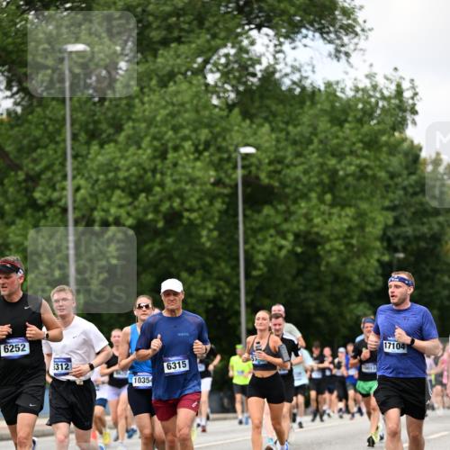 29.06.2025 - hella hamburg halbmarathon Dr. Thomas Lammeyer http://msf.ph/oto/8277979 29.06.2025 10:36:33 Kennedybrücke 1640, 1987, 2268, 2349, 2943, 3022, 3239, 3365, 3707, 3751, 3778, 4365, 4605, 4857, 5783, 5871, 5941, 6218, 6228, 6252, 6312, 6315, 6642, 7239, 7387, 7468, 7535, 7789, 8072, 8073, 8124, 8127, 8303, 8625, 8840, 8914, 9010, 9125, 9188, 9206, 9765, 10013, 10111, 10248, 10354, 10470, 10624, 10828, 10924, 11076, 11168, 11205, 11225, 11248, 11362 meine-sportfotos.de